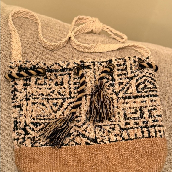 America & Beyond Patterned Crossbody Bag - Picture 2 of 8